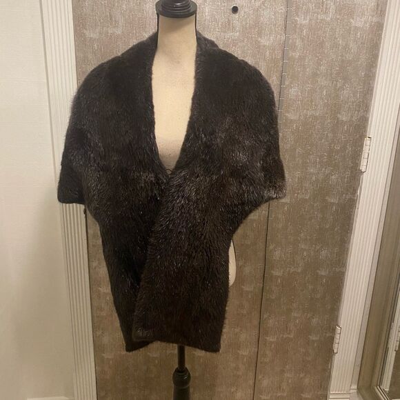 Tissage real trimmed beaver fur stole, one size
